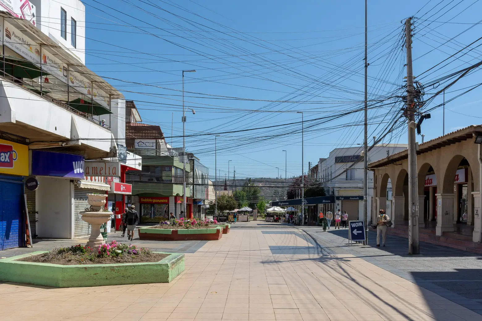 Paseo Latorre y actividad urbana del centro de Villa Alemana