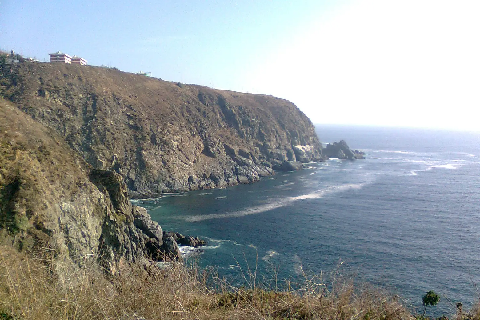 Acantilados y costa de Playa Ancha en Valparaíso